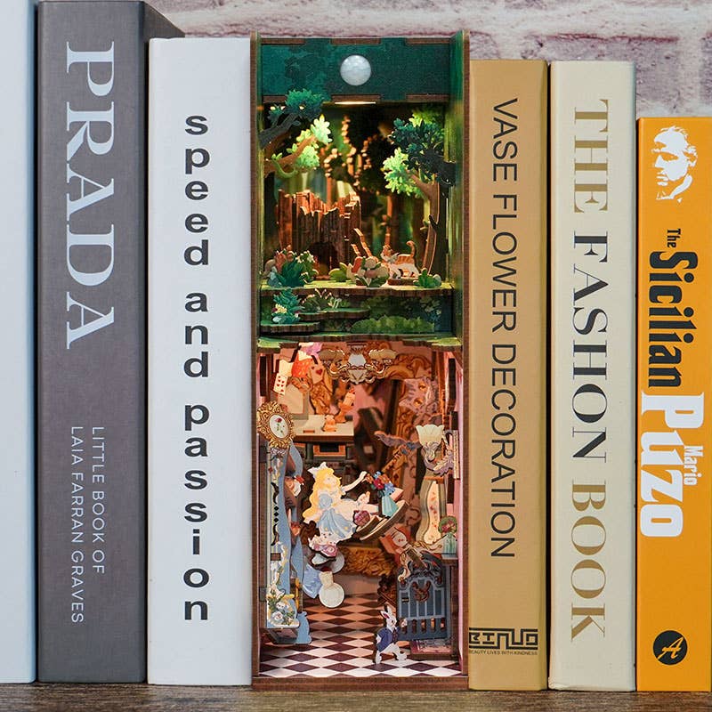 PUZZLE 3D per Libreria: Alice's Adventure