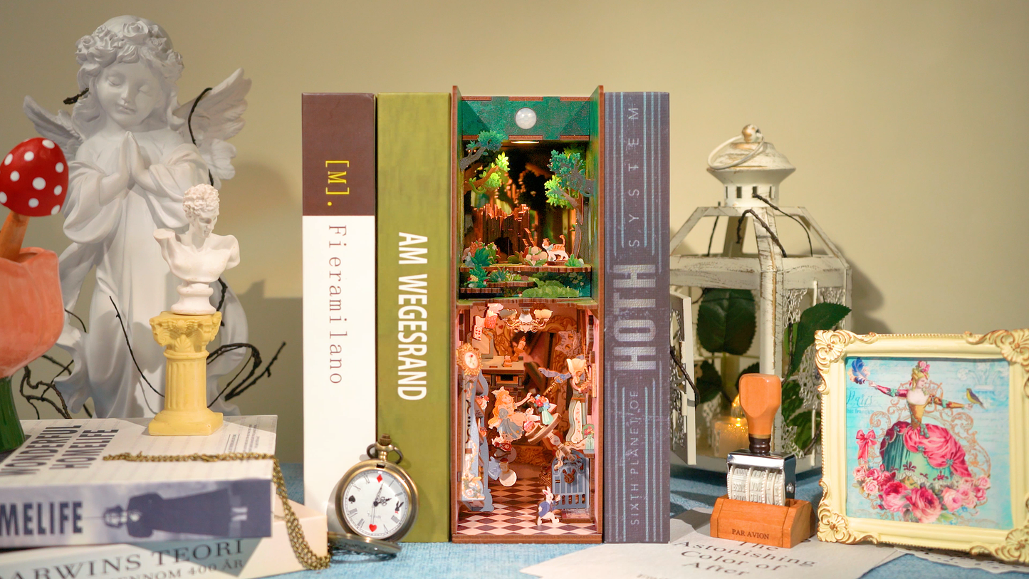 PUZZLE 3D per Libreria: Alice's Adventure